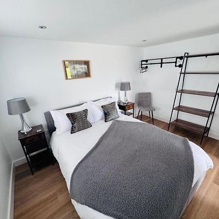 The West Wing Villa Devizes Bagian luar foto