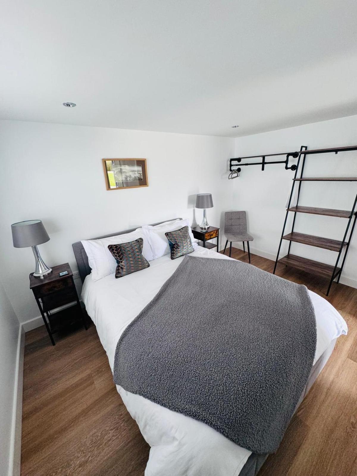 The West Wing Villa Devizes Bagian luar foto